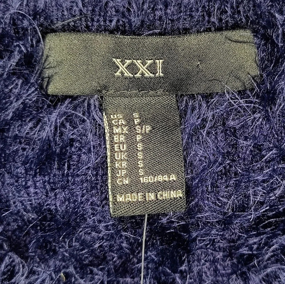 Forever 21 Women's Faux Fur Fuzzy Super Soft Cozy Fluffy Pullover Sweater S NWT - Picture 3 of 10